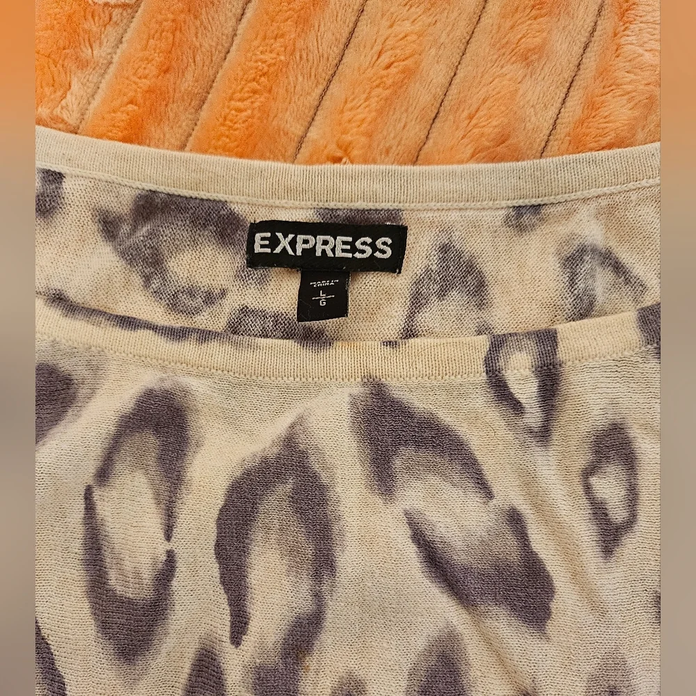 Sweater - Picture 2 of 3